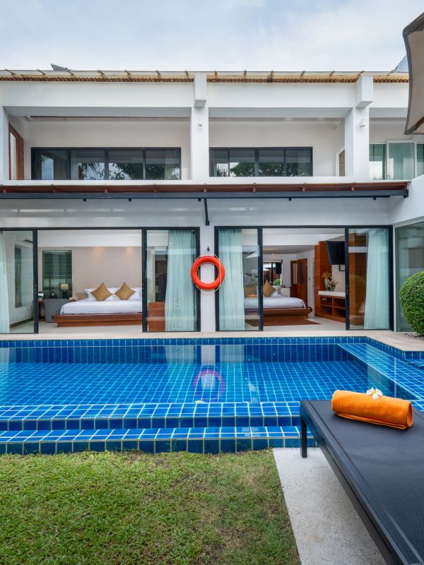Beachfront Grand Pool Villa 2 Beds