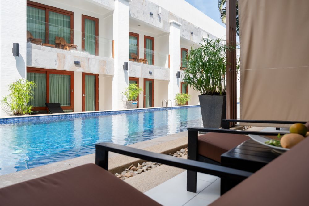 La Flora Resort Patong Phuket Deluxe Pool Access