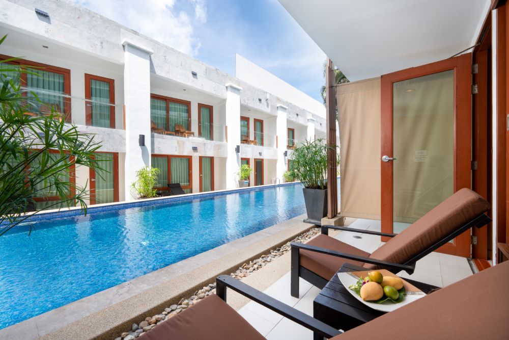 La Flora Resort Patong Phuket Deluxe Pool Access